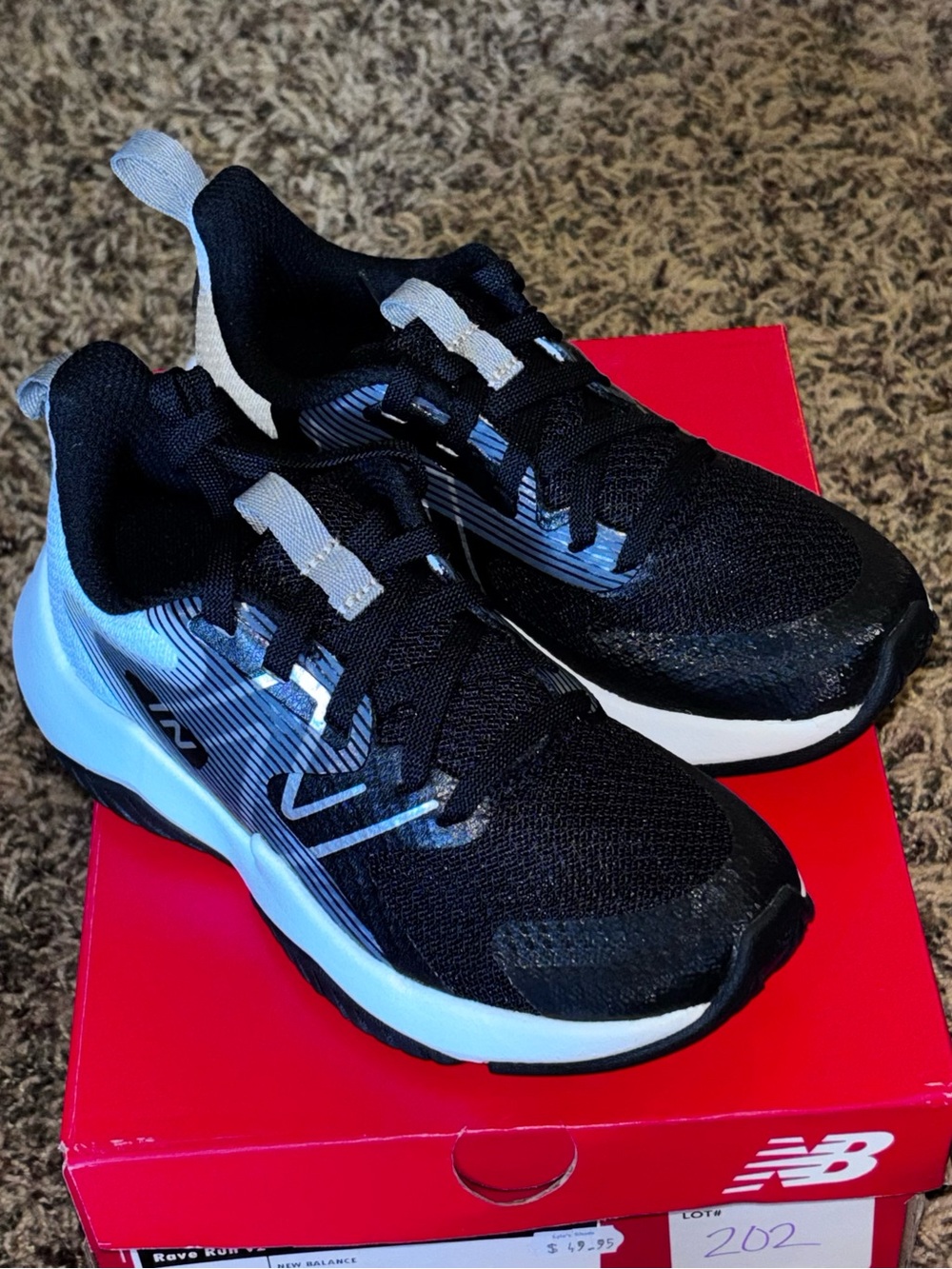Size 11.5 New Balance Kids Rave Run V2 BLACK/White PKRAVBW2 NEW W/ BOX